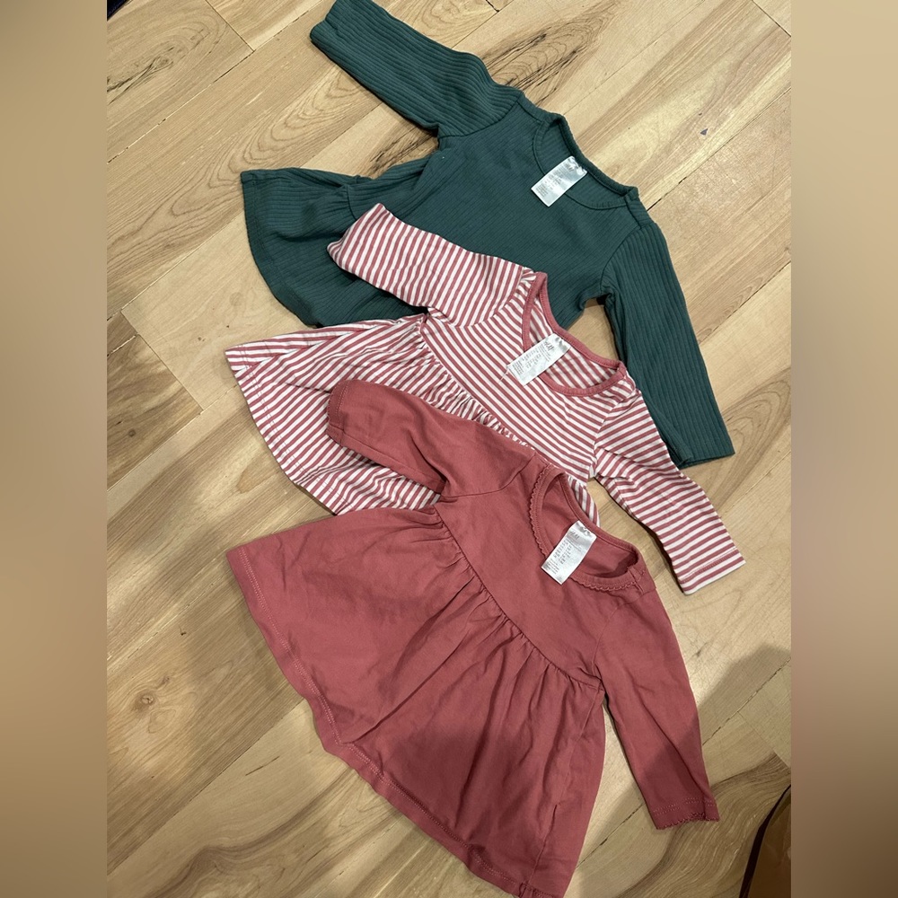 H&M baby girl (newborn-3 month) dress bundle